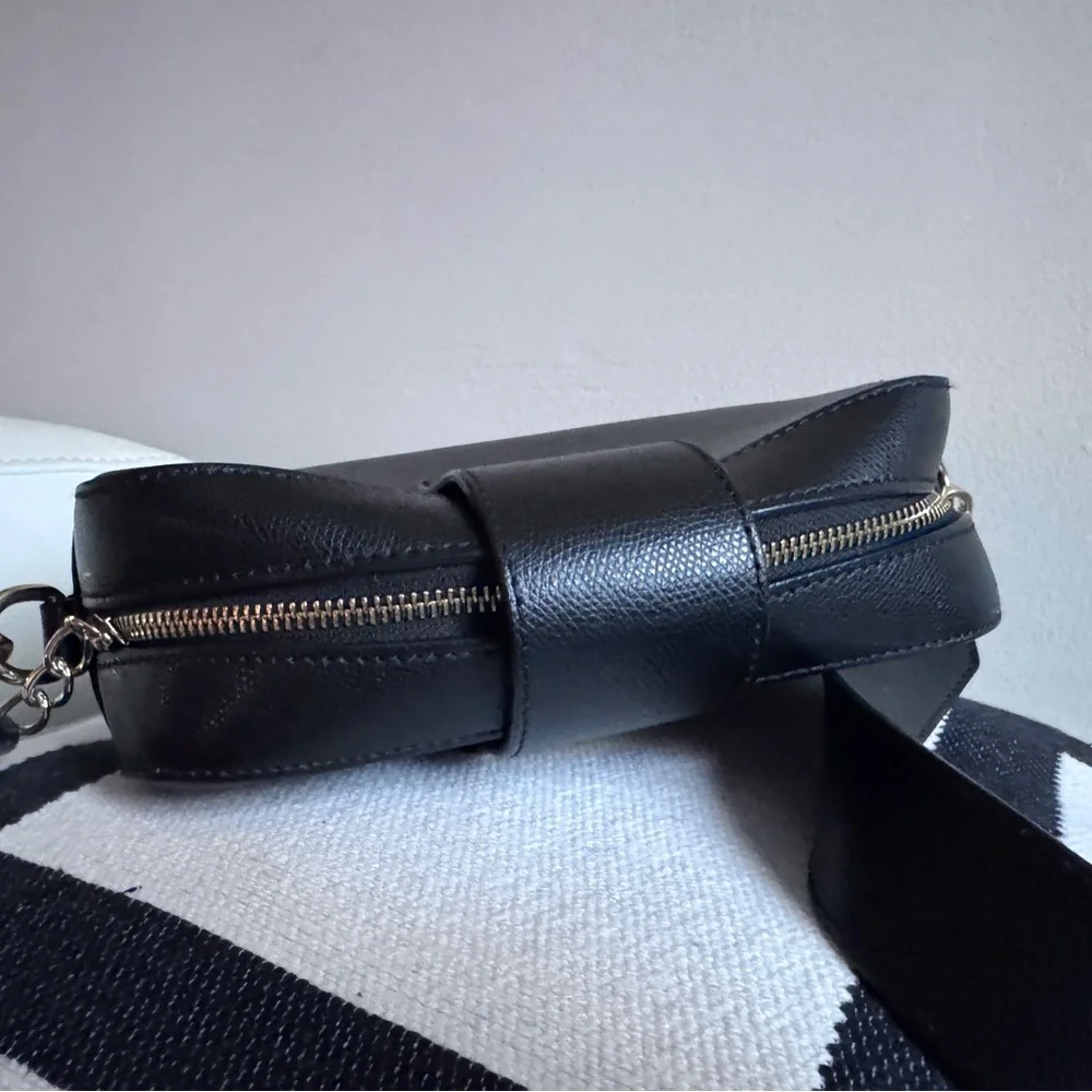 VALENTINO Crossbody Leather Black Authentic Bag - Picture 9 of 17